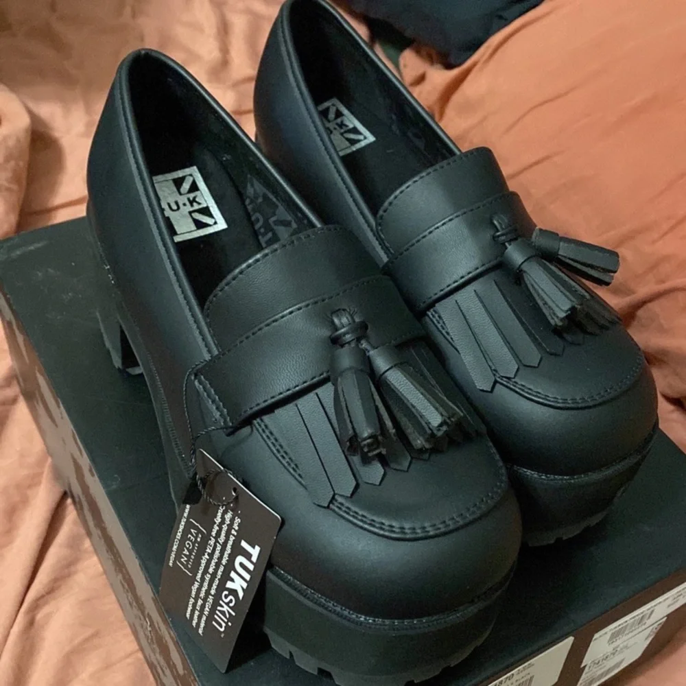 T.U.K Black Tassel Loafers - Picture 1 of 3